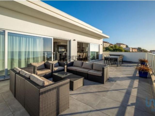 Casa T10 em Nazaré de 408,00 m²