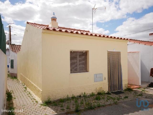 Casa T1 em So Miguel do Pinheiro, So Pedro de Solis e So Sebastio