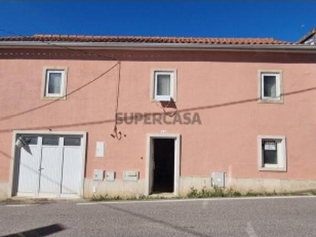 Casa T2 em Vila Facaia de 840,00 m²