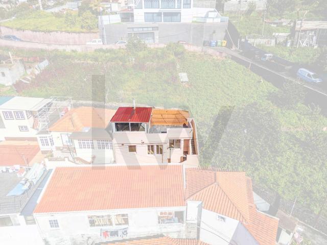 Casa T2 Renovada Com Terrao com Vista Oceano e Churrasqueio Anexo pa
