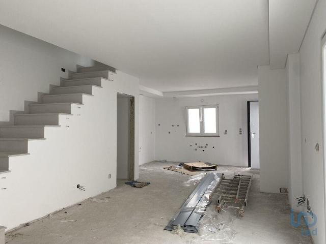 Casa T3 em Fernão Ferro de 125,00 m²