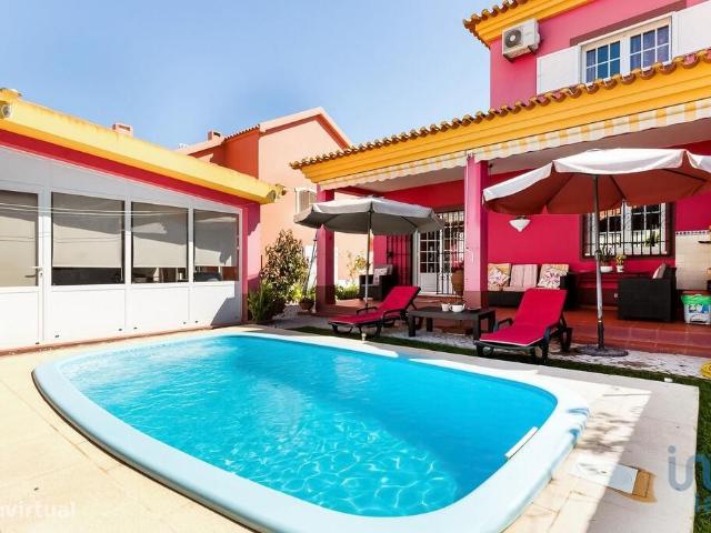Casa T3 em Palmela de 292,00 m2