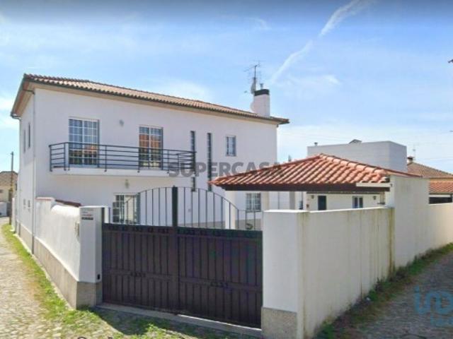 Casa T3 em Santa Marta de Portuzelo de 233,00 m²
