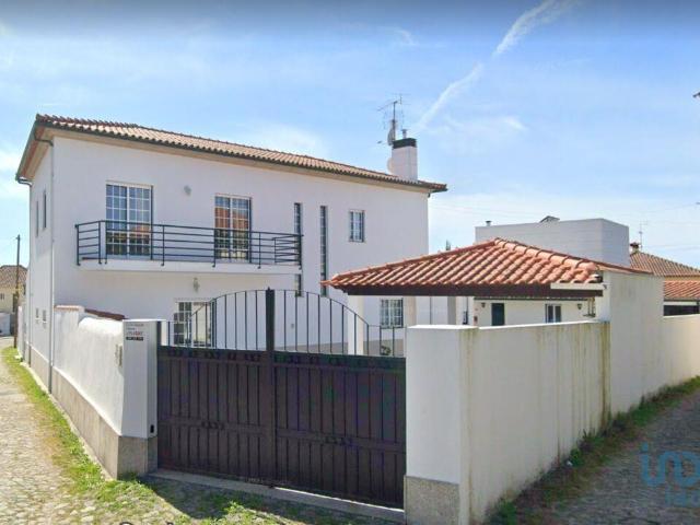 Casa T3 em Santa Marta de Portuzelo de 233,00 m² 233m² Perre