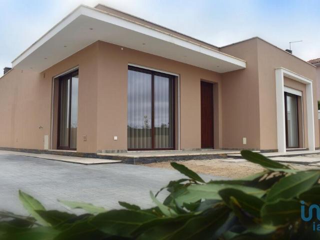 Casa T3 em Tornada e Salir do Porto de 130,00 m² 130m² Tornada e Salir do Porto