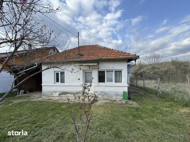 Casa + teren de inchiriat