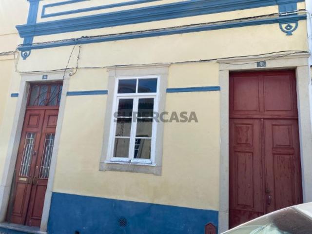 Casa Térrea T3 no Centro Faro