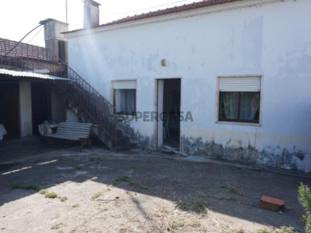 Casa Térrea T4 com Sótão Formoselha