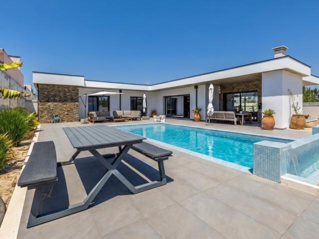 Casa Térrea com piscina privada a minutos de Nazaré 240m² Nazaré