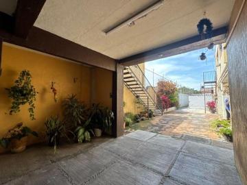 CASA TERRENO EN ZONA MEDRANO, CUCEI, OLÍMPICA, DE 617 MTS2, CASA + 7 DEPARTAMENTOS PARA RENTA