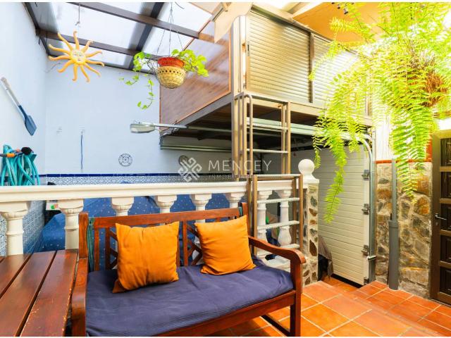 CASA TERRERA CON GARAJE Y PATIO EN SAN LÁZARO, A UN PASO DE LA LAGUNA