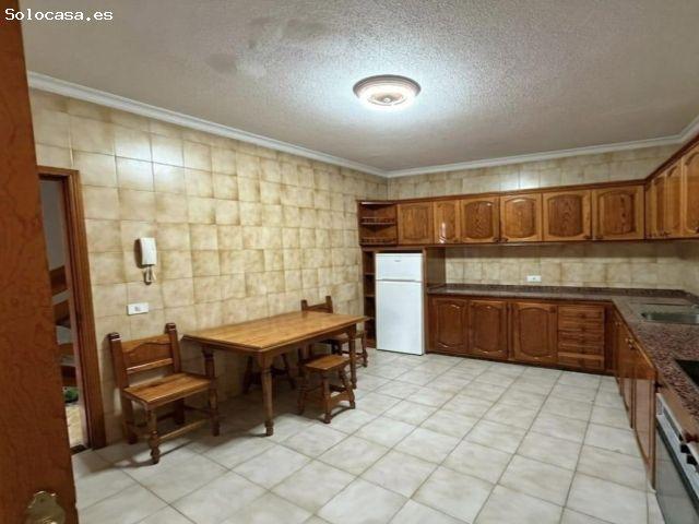 Casa Terrera Céntrica y zona Tranquila Garaje para varios vehículos y Gran Terraza