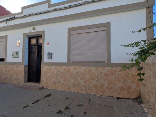Casa terrera de 2 plantas en Santa Lucía de Tirajana, Las Palmas