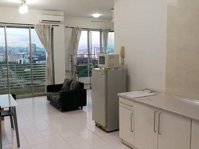 ETiara Fully Furnished 2R2B Near LRT for Rent