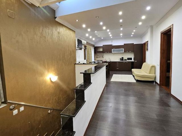 Casa tip townhouse, ideala pentru studenți / familie/ firme