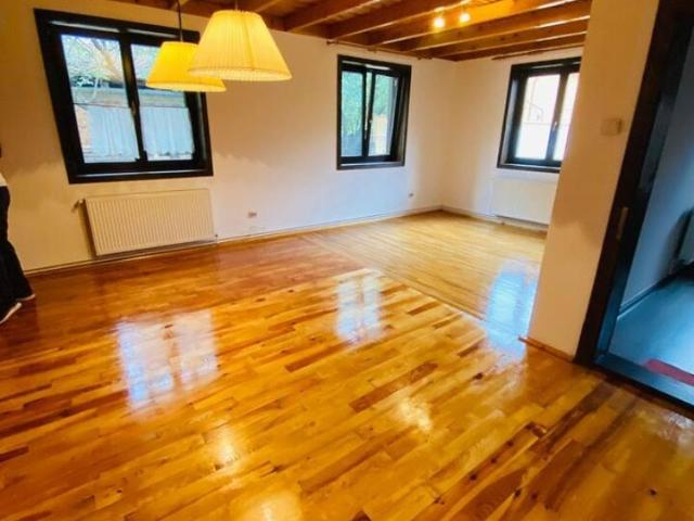 Casa tip duplex 3 camere cu gradina de inchiriat in Sibiu Zona Centrala