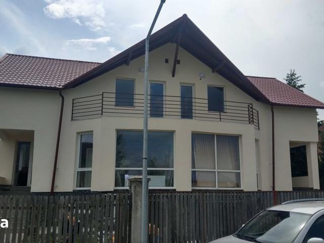 Casa tip duplex de inchiriat