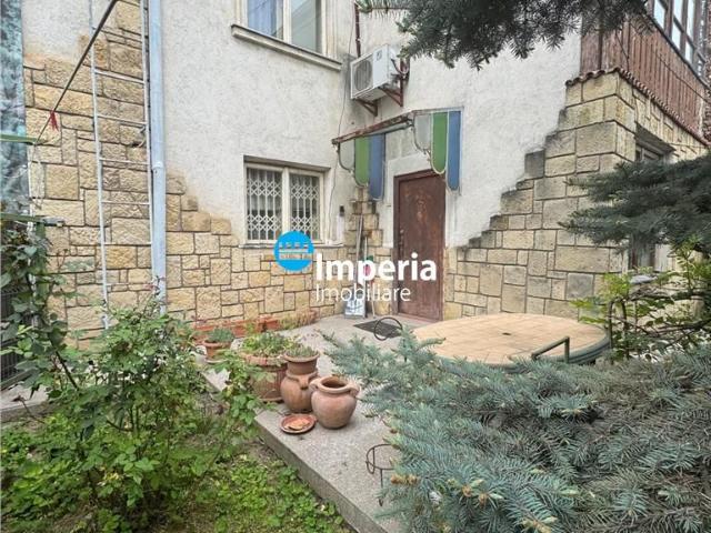 Casa tip duplex de vanzare in zona Pacurari