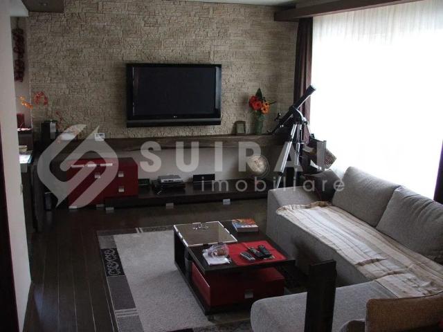 Casa tip duplex in Floresti, curte separata, acces facil la VIVO Mall