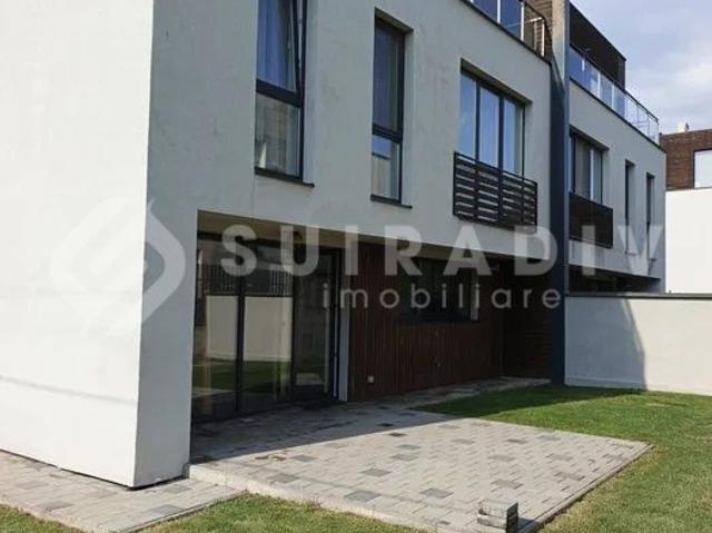 Casa tip duplex, pet friendly, garaj, curte de 300 mp Europa