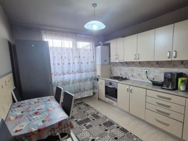 Casa tip duplex, zona Terra, Floresti
