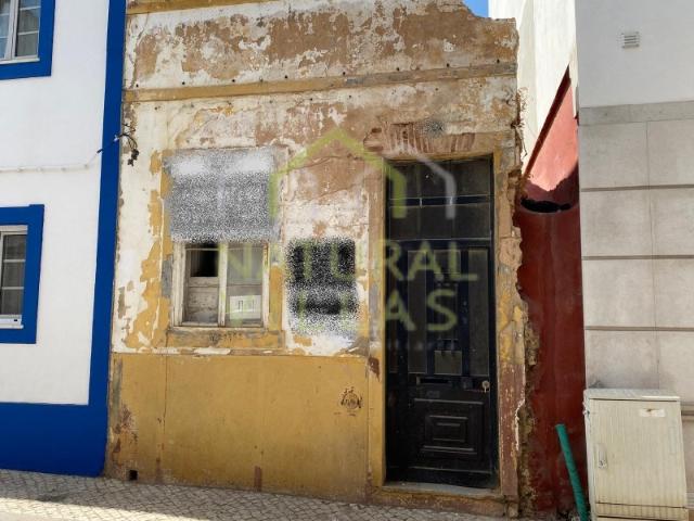 Casa Antiga para Recuperar na Baixa de Olhão