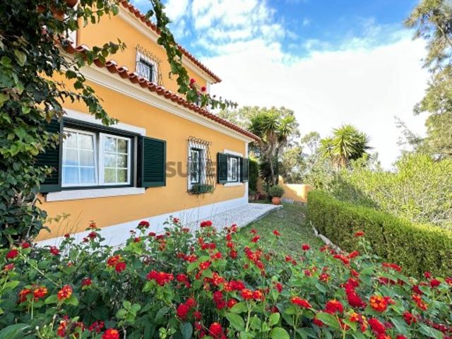 Casa típica com 5 assoalhadas e jardim aprazível