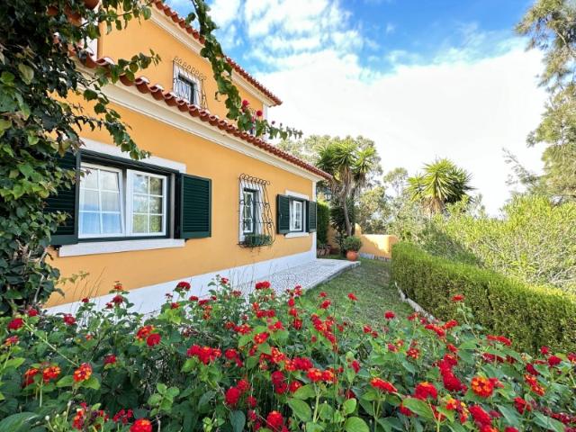Casa típica com 5 assoalhadas e jardim aprazível