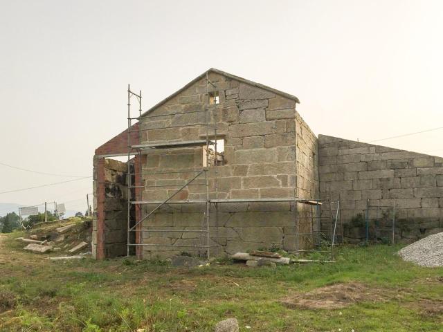 Casa típica gallega con encanto y gran potencial para restaurar en Ponte Sampaio