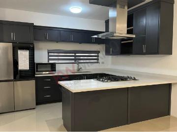 Casa totalmente nueva de 4 recamaras en sector altaria 7