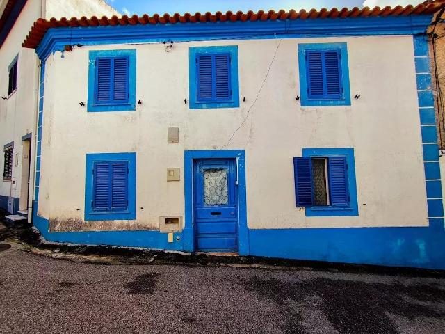 Casa tradicional de 8 assoalhadas na Comenda, 243 m²