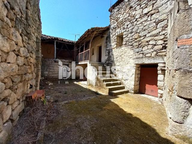 Casa Tradicional para Renovar Possacos