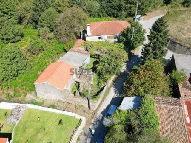 Casa tradicional T4 em São Miguel, Santa Eufémia e Rabaçal de 284,00 m²
