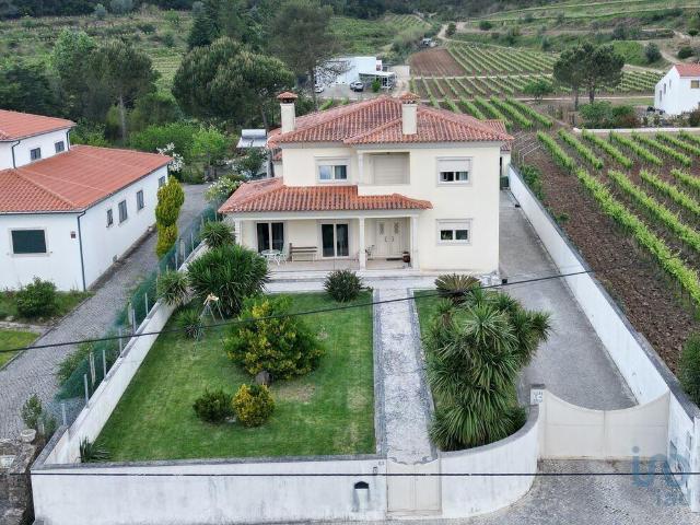 Casa tradicional T4 em Lamas de 578,00 m² 578m² Lamas e Cercal