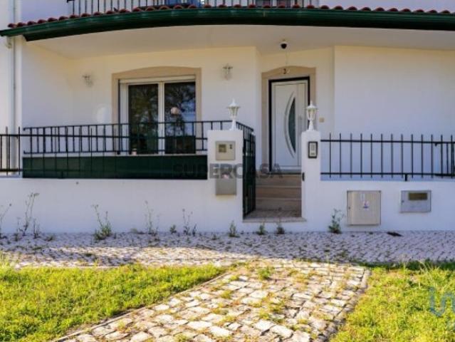 Casa tradicional T4 em Vieira de Leiria de 215,00 m²