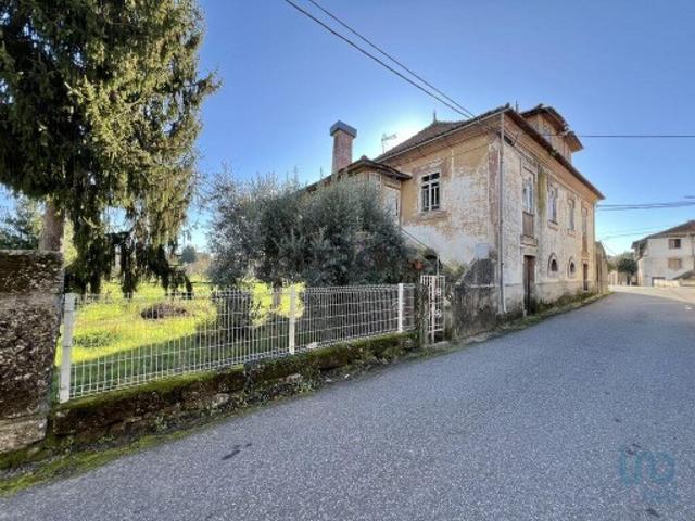 Casa tradicional T8 em São Miguel do Outeiro e Sabugosa de 368,00 m²
