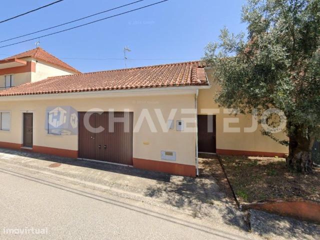 Casa Tradicional T2 com garagem totalmente Renovada