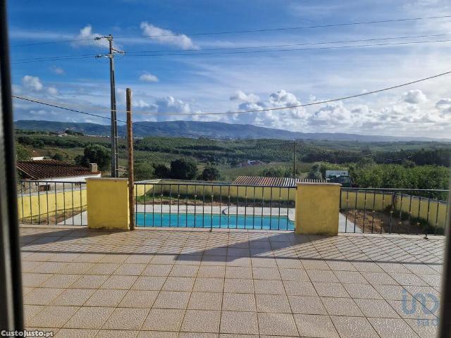 Casa tradicional T3 em Peral de 301,00 m²
