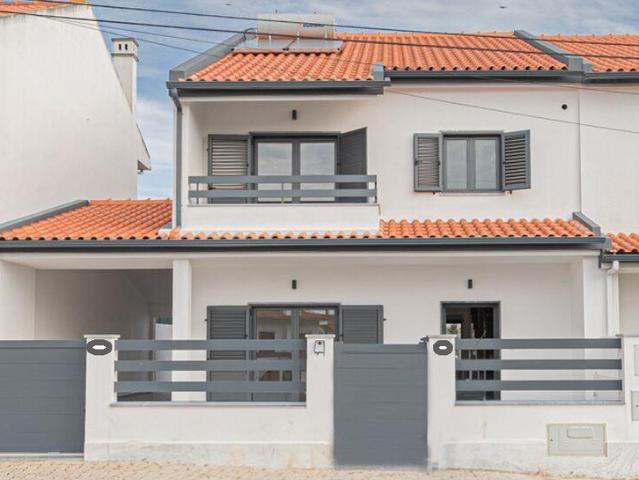 Casa tradicional T3 em Porto Salvo de 169,00 m² 169m² Porto Salvo e Barcarena