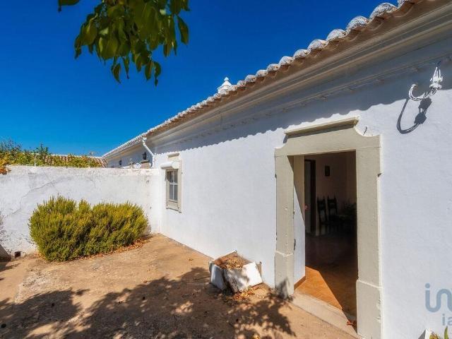 Casa tradicional T3 em São Brás de Alportel de 208,00 m² 208m² São romão e santiago