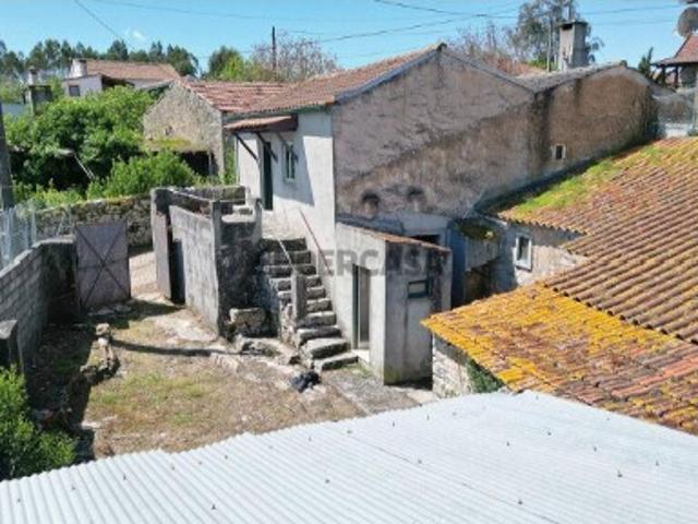 Casa tradicional T3 em São Miguel, Santa Eufémia e Rabaçal de 272,00 m²