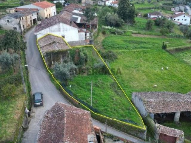 Casa tradicional T3 em Vila Nova de 120,00 m²