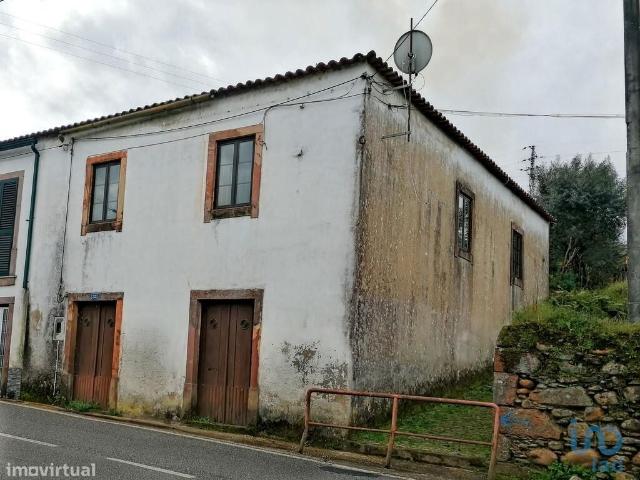 Casa tradicional T3 em Vila Nova do Ceira de 177,00 m2