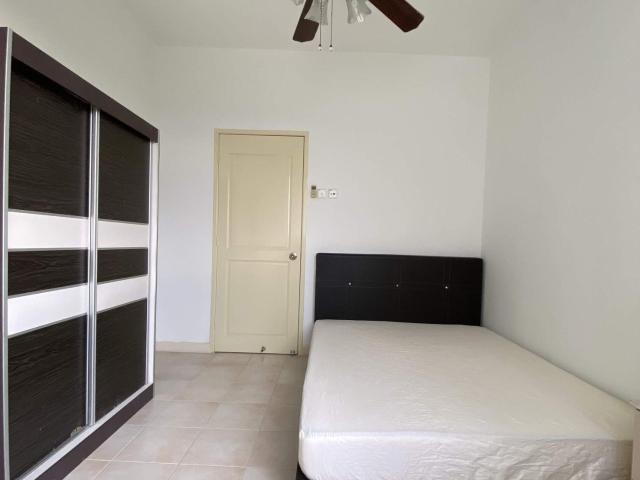 Casa tropicana condo – middle room with golf view