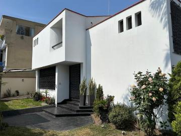 CASA UBICADA EN ALONSO DE MOLINA ESQUINA TALAMBO, SURCO