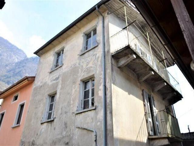 Casa unifamigliare con monolocale e rustico da ristrutturare / Einfamilienhaus mit Studio und Rustico zum Ausbauen | dreamo. Ch