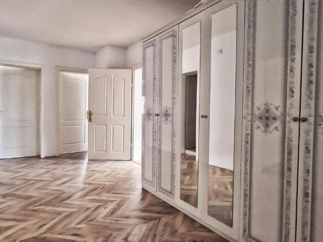 Casa unifamiliala: D+P+2E+M, Su 607mp, Sc 820mp. Zorilor, Cluj