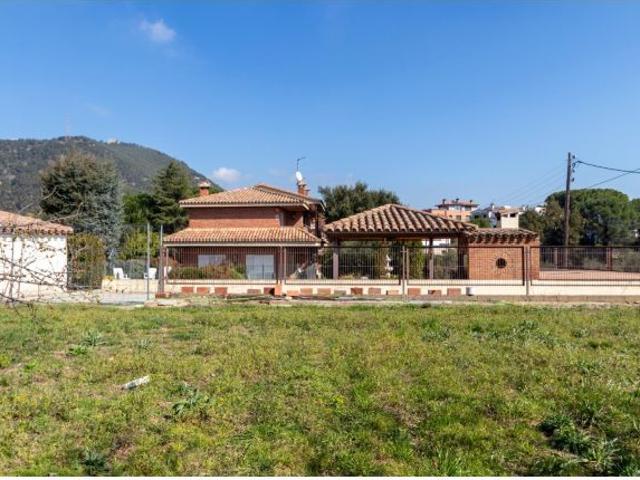 CASA UNIFAMILIAR A CASTELLAR DEL VALLÈS