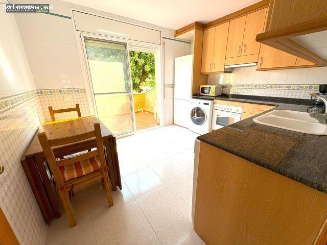 Casa Unifamiliar Adosada de 3 Dormitorios, 2 Baños, Cocina independiente, Comedor, Terraza de 25 m2