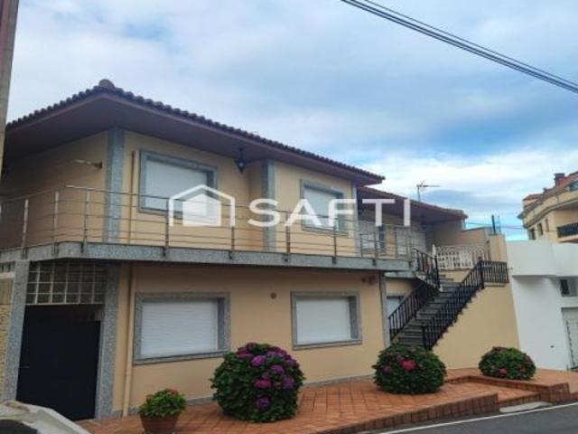 CASA UNIFAMILIAR CERCA DE LA PLAYA